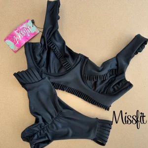 conjunto negro  top pin up largo+ cculotte upless pabilo