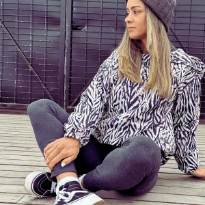 cortaviento estilo hoodie africa